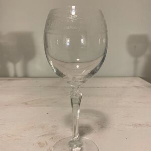 Etched vine wine glass 